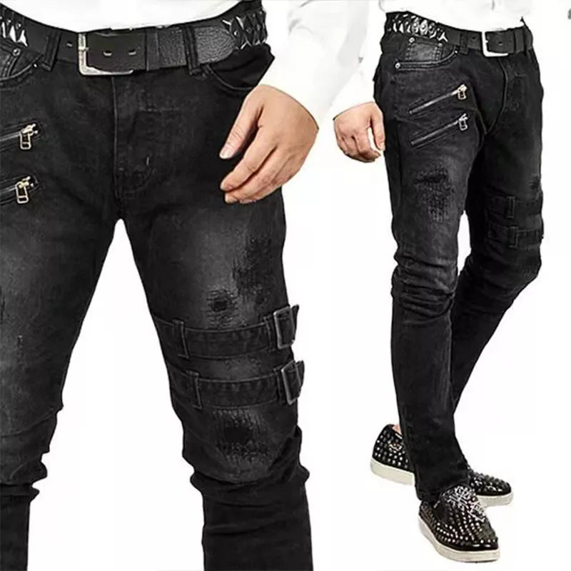 Jeans slim fit con fibbie gotiche decorative